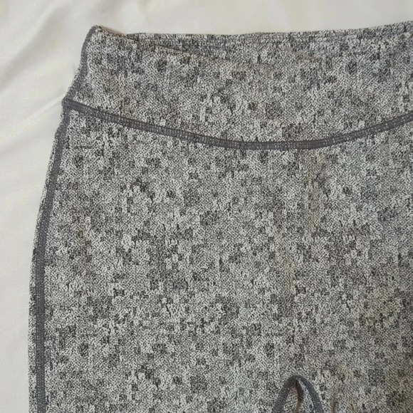 Gymshark Fleur Texture Leggings, Color Charcoal Marl Size XS - Picture 3 of 14